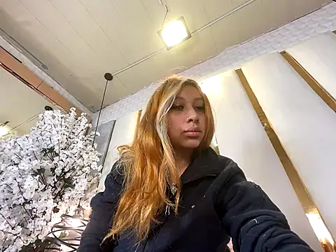 CamilleMilano online show from September 15, 2025, 5:41 am