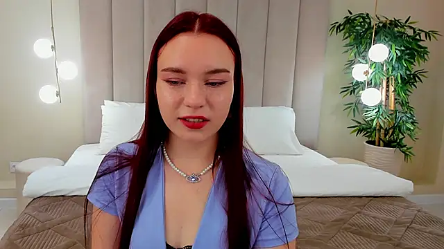 NoraHaynes online show from September 12, 2025, 2:55 am