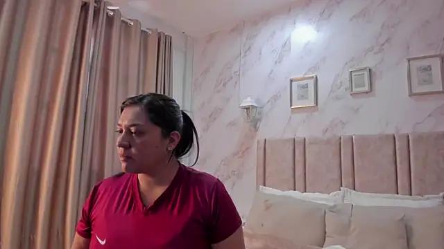 Paula And online show from October 19, 2025, 7:38 pm