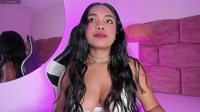 Snapshot of dani_velvet chatting on December 4, 2025, 2:43 am dani velvet online show from December 4, 2025, 2:43 am