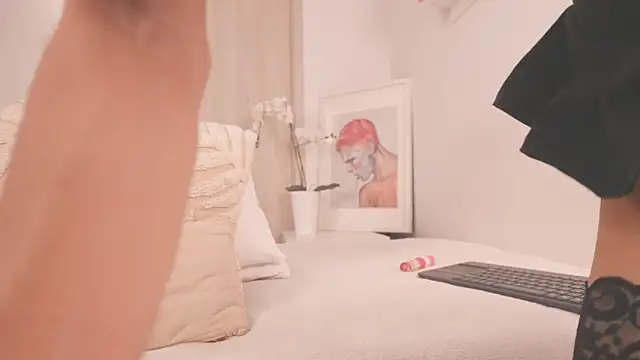 moon angels online show from April 9, 2026, 12:11 pm