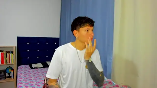 Tatiiana n Damiian online show from November 9, 2025, 9:08 pm