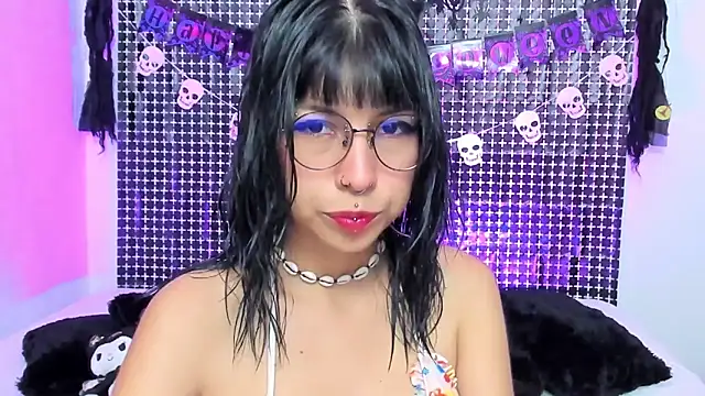 Rose 72 online show from October 11, 2025, 7:37 pm