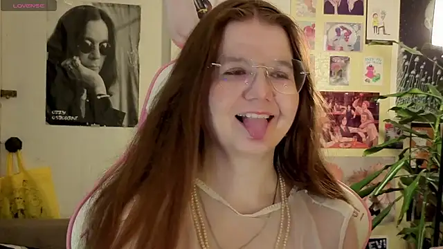 Sienna-Cow online show from October 25, 2025, 1:12 pm