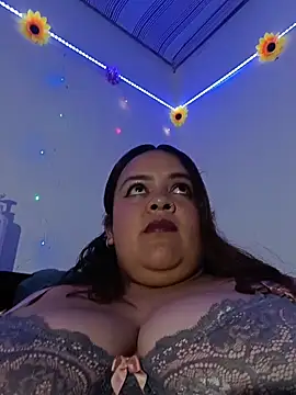 Snapshot of Julieta_Big chatting on February 6, 2026, 6:26 pm Julieta Big online show from February 6, 2026, 6:26 pm