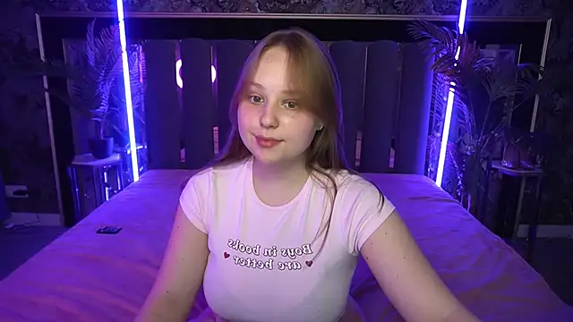 CrystallPaws online show from November 11, 2025, 6:41 am