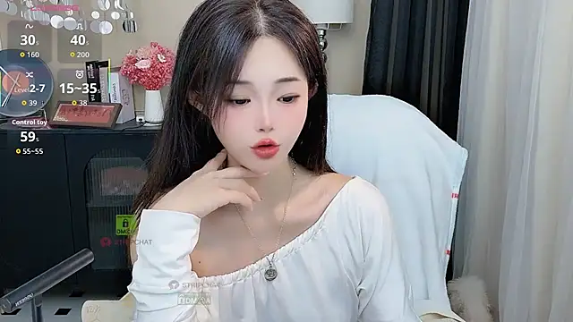 CeeKie online show from August 6, 2026, 11:27 am