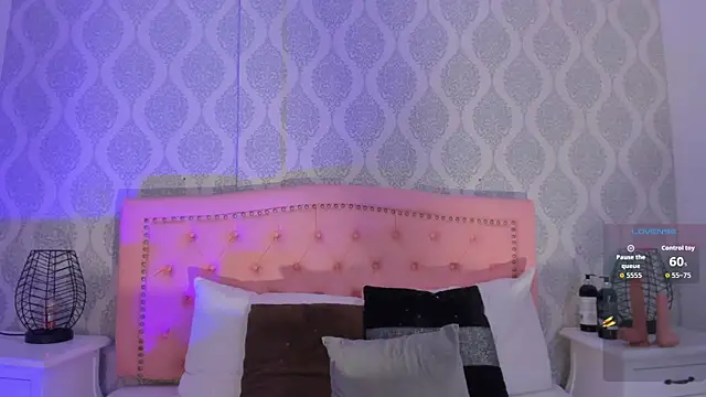 OnlyGia online show from October 3, 2025, 8:43 pm