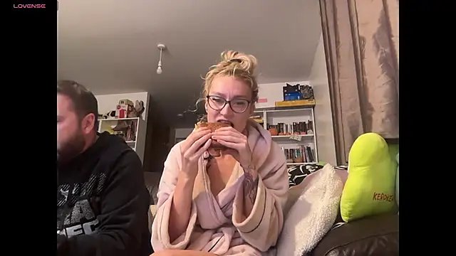 harleyblair online show from October 27, 2025, 11:16 pm