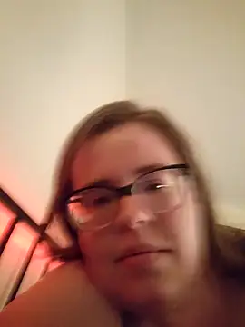 VeiledMuse online show from April 20, 2026, 2:25 am