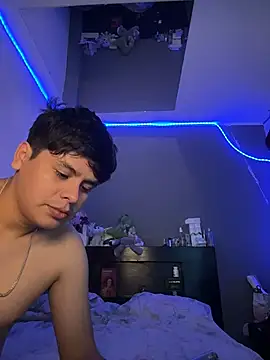 Snapshot of Kailertwink chatting on July 2, 2026, 3:51 pm Kailertwink online show from July 2, 2026, 3:51 pm
