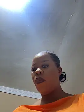 THICKBUNNYCHICKxxx online show from April 15, 2026, 7:58 pm