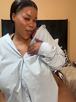 THICKBUNNYCHICKxxx online show from April 26, 2026, 12:02 pm