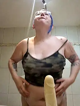 lablonde2025 online show from May 11, 2026, 6:27 pm