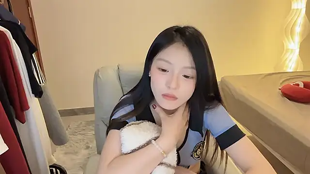 Robin-o3 online show from December 13, 2025, 8:04 pm