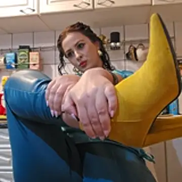 ShineBright88 online show from November 1, 2025, 8:25 pm