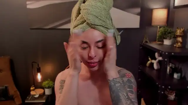 LUNACOCKSLAYER online show from September 25, 2025, 8:48 pm