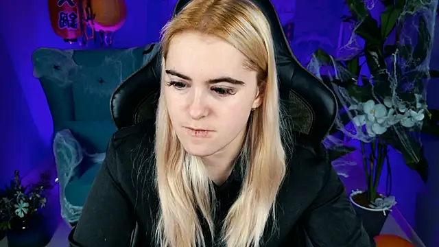 Stef Nicks online show from October 26, 2025, 5:19 am