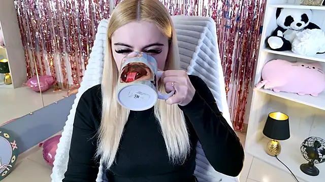 Stef Nicks online show from May 30, 2026, 5:03 am