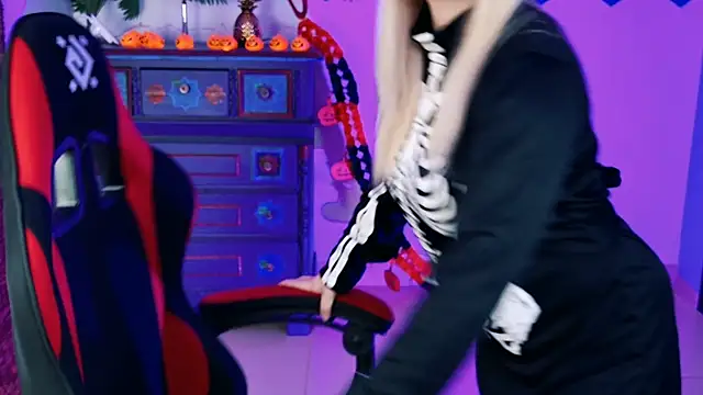 Stef Nicks online show from October 30, 2025, 9:07 am