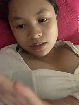 NhuFox online show from November 13, 2025, 1:15 pm