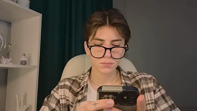Snapshot of Oliver_Starboy chatting on September 22, 2025, 4:40 am Oliver Starboy online show from September 22, 2025, 4:40 am