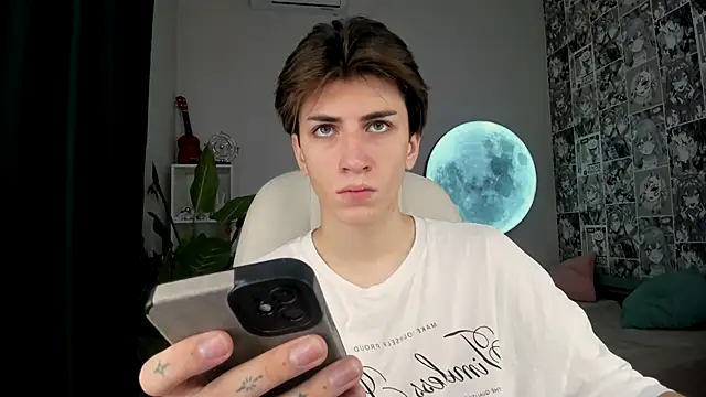 Snapshot of Oliver_Starboy chatting on September 12, 2025, 5:07 am Oliver Starboy online show from September 12, 2025, 5:07 am