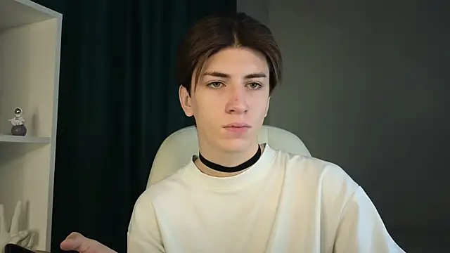 Snapshot of Oliver_Starboy chatting on September 23, 2025, 4:41 am Oliver Starboy online show from September 23, 2025, 4:41 am