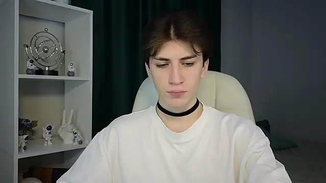 Snapshot of Oliver_Starboy chatting on September 18, 2025, 4:48 am Oliver Starboy online show from September 18, 2025, 4:48 am