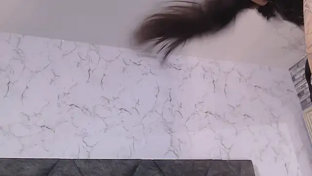 AmyMartinelli online show from October 2, 2025, 10:02 pm