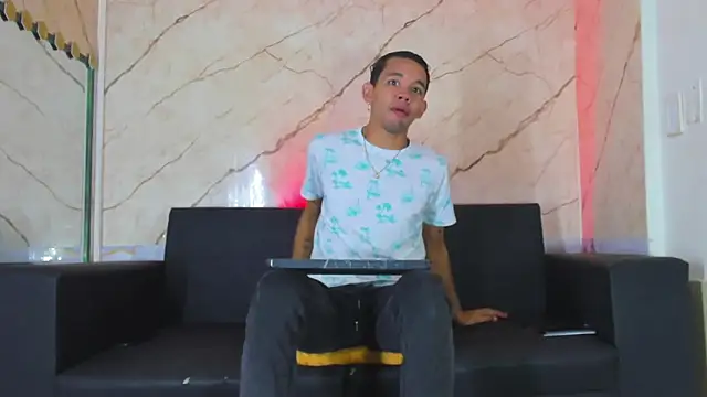 Snapshot of jeremytonner chatting on October 14, 2025, 3:51 am jeremytonner online show from October 14, 2025, 3:51 am