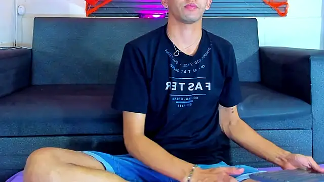 Snapshot of jeremytonner chatting on October 26, 2025, 4:02 am jeremytonner online show from October 26, 2025, 4:02 am