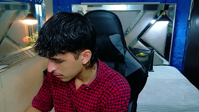 Snapshot of Alan_Del_Reyx chatting on February 8, 2026, 6:33 am Alan Del Reyx online show from February 8, 2026, 6:33 am