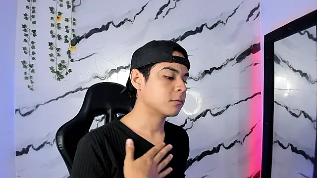 Snapshot of edy_play chatting on February 4, 2026, 5:13 am edy play online show from February 4, 2026, 5:13 am