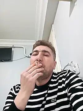 mert0359 online show from February 5, 2026, 2:46 pm