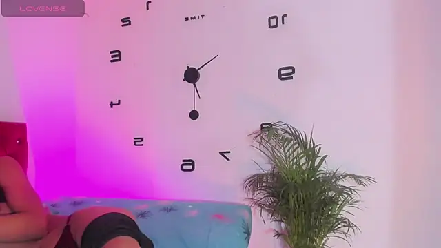 Lady Dirty444 online show from September 17, 2025, 11:51 pm