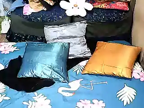 xxhottinybabe online show from November 7, 2025, 4:17 am