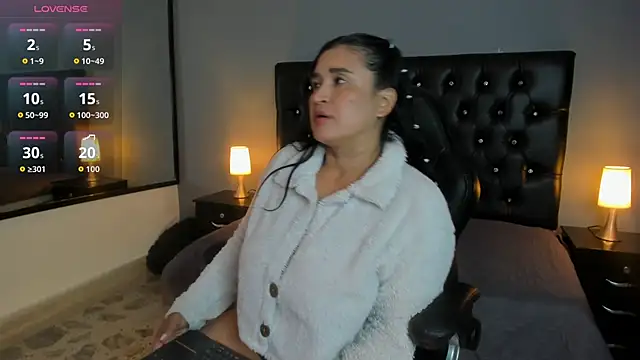 amanda noir online show from September 11, 2025, 3:06 am