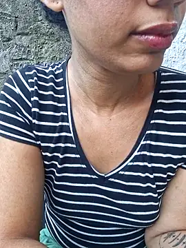 RavenShyfit online show from April 17, 2026, 7:49 pm