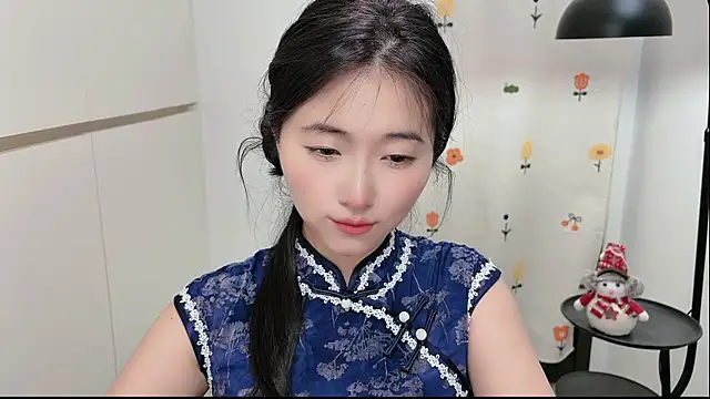 Rosalind xixi online show from May 25, 2026, 3:00 pm
