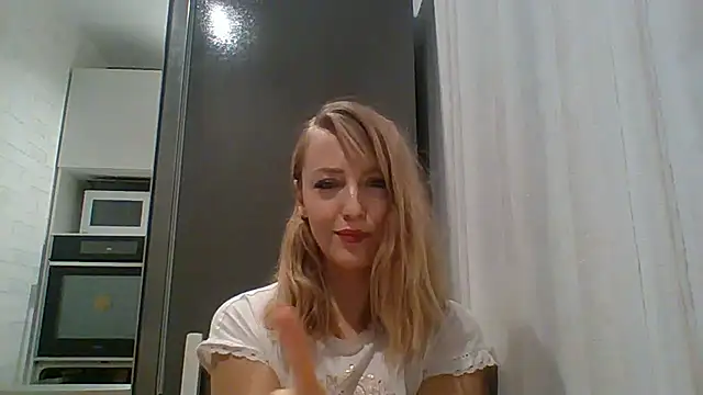 Snapshot of Vexxaa chatting on March 4, 2026, 4:04 pm Vexxaa online show from March 4, 2026, 4:04 pm