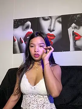 Snapshot of Sessash chatting on May 15, 2026, 10:52 pm Sessash online show from May 15, 2026, 10:52 pm