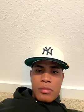 fuego01 online show from November 24, 2025, 6:57 am