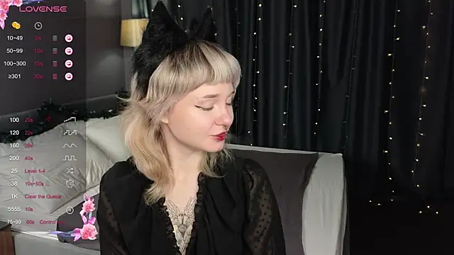 Snapshot of Tori_Cutie chatting on November 28, 2025, 12:11 am Tori Cutie online show from November 28, 2025, 12:11 am