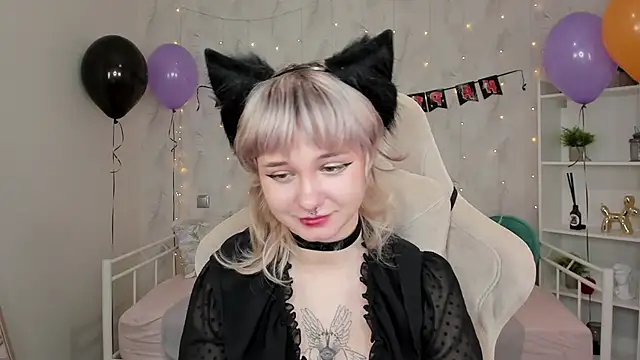 Snapshot of Tori_Cutie chatting on October 23, 2025, 1:59 am Tori Cutie online show from October 23, 2025, 1:59 am