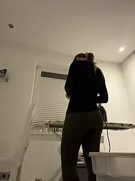 Snapshot of IsabellaEtha chatting on October 9, 2025, 9:15 pm IsabellaEtha online show from October 9, 2025, 9:15 pm