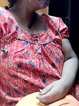 yelmaji91 online show from October 8, 2025, 5:57 pm