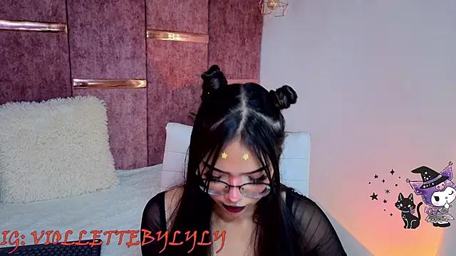viollettebylyly online show from October 10, 2025, 1:56 pm
