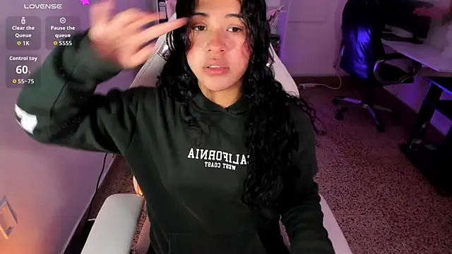 Ivy nt online show from October 8, 2025, 6:52 pm