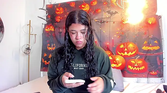 Ivy nt online show from November 1, 2025, 1:05 pm